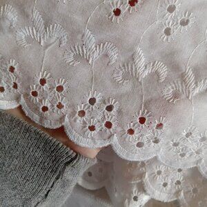 Beautiful 10-inch English lace petticoat for double bed 35% cotton/65% polyester